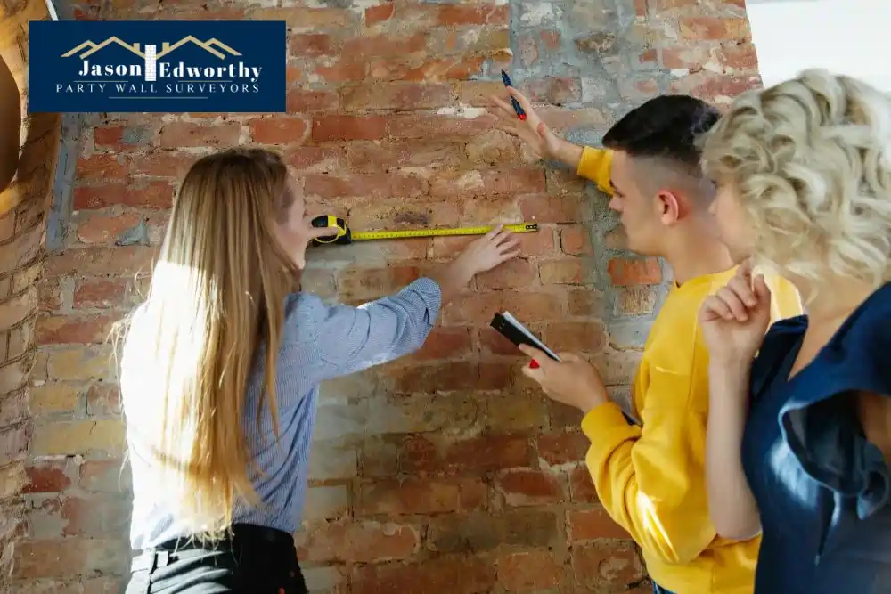 What are the responsibilities of a party wall surveyor Kettering?
